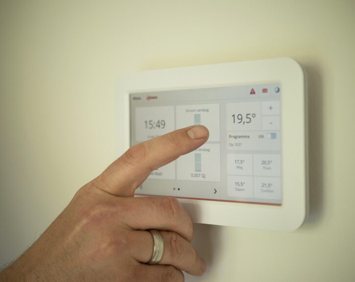 clickerhappy-tablet-2471184_1280